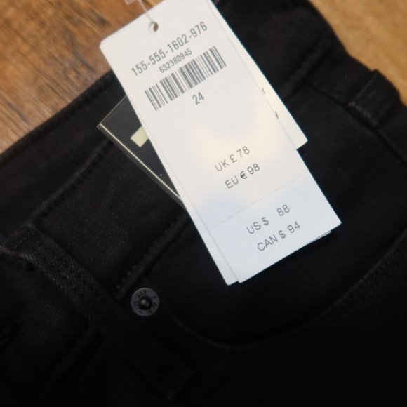 NWT distressed Abercrombie and Fitch Black distressed high wast jeans- Size 24 - Picture 4 of 6